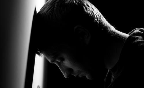 经颅磁治疗仪 年轻人也会得脑中风吗?脑中风有什么症状?